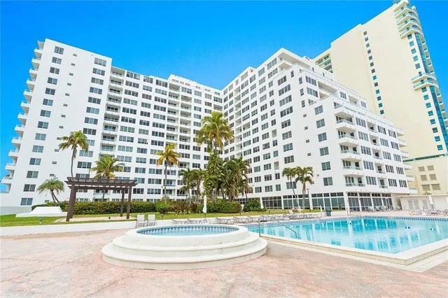 5005 Collins Avenue #1210, Miami Beach