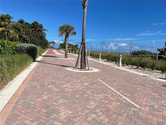 4 of 18 - 5005 Collins Avenue #1210, Miami Beach, FL