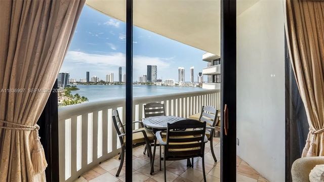 4 of 84 - 3000 Island Boulevard #1103, Aventura, FL