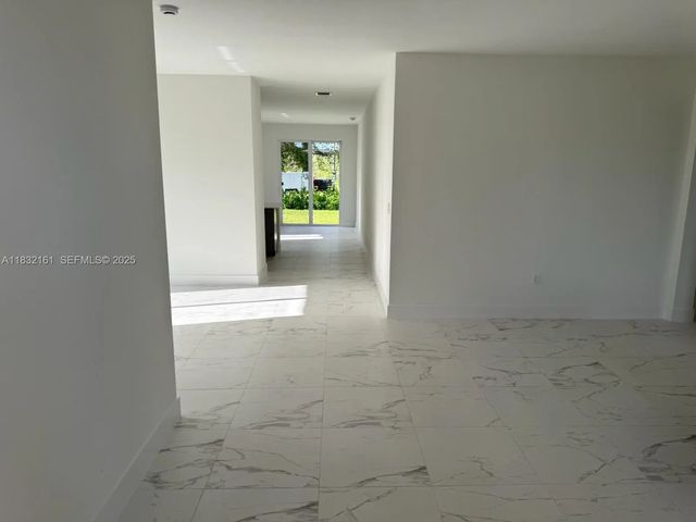 4 of 22 - 1828 Ne 1st Street, Homestead, FL