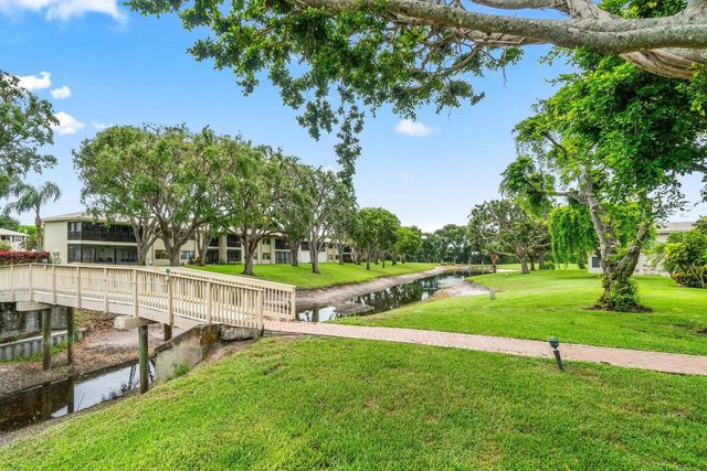 2 of 58 - 31 Stratford Lane #c, Boynton Beach, FL