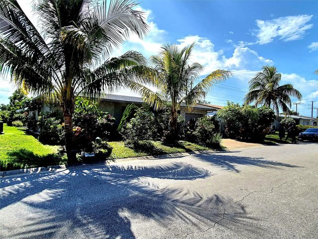 2 of 42 - 1390 Nw 70th Lane, Margate, FL