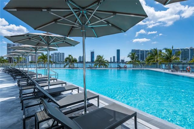 5 of 21 - 3250 Ne 188th Street #601, Aventura, FL
