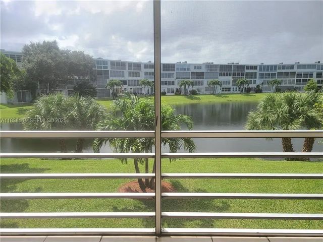 3 of 10 - 82 Oakridge G #82, Deerfield Beach, FL