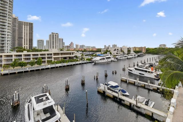 19925 Ne 39th Pl Boat Slip, Aventura