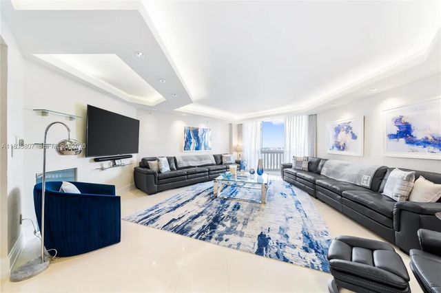 2 of 26 - 2000 Island Boulevard #2409, Aventura, FL