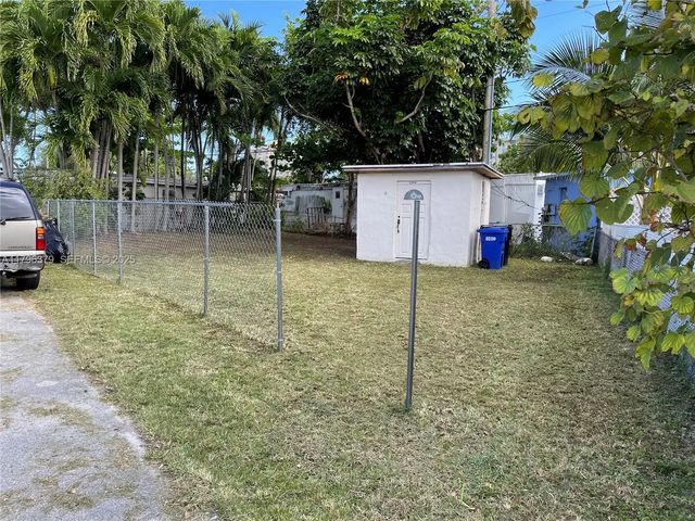 2244 Ne 136th Street, North Miami Beach
