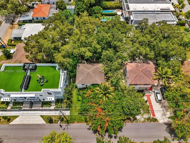 3 of 70 - 3210 E Elizabeth Street, Miami, FL