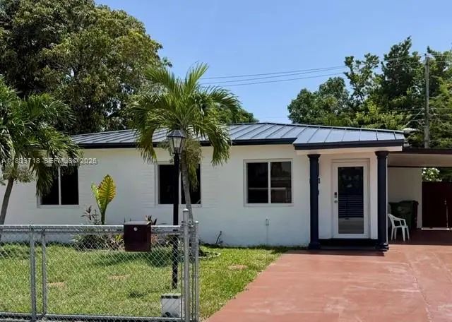 330 W 40th Place, Hialeah