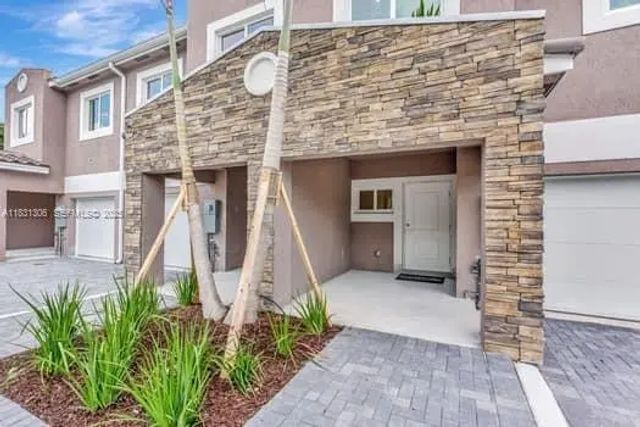 2 of 42 - 1563 Nw 94th Way #09, Coral Springs, FL