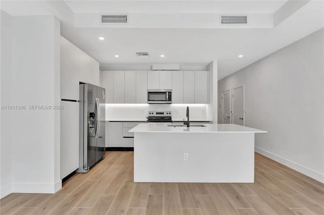 5 of 42 - 1563 Nw 94th Way #09, Coral Springs, FL