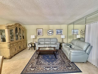 Photo of Listing #R11074324