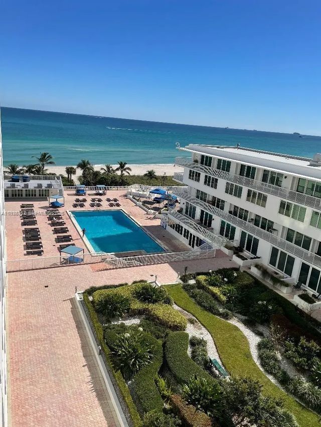 5 of 31 - 5401 Collins Avenue #514, Miami Beach, FL