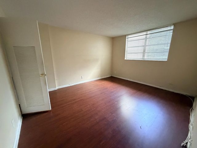 2 of 9 - 3070 Nw 48th Terrace #307, Lauderdale Lakes, FL