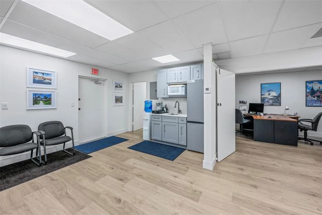 5 of 18 - 1881 N University Drive #205, Coral Springs, FL