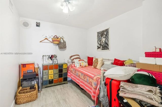 5 of 14 - 2401 Collins Avenue #1011, Miami Beach, FL