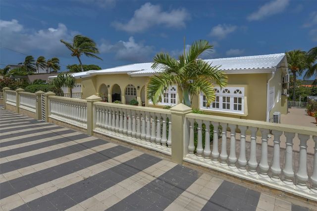2 of 50 - 7b Bringamosa, , FL