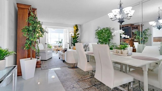 3 of 43 - 9581 Sunrise Lakes Boulevard #309, Sunrise, FL