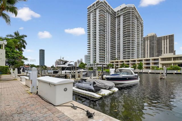 3 of 3 - 19925 Ne 39th Pl Boat Slip, Aventura, FL