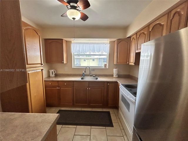 5 of 17 - 1717 Rodman Street #15, Hollywood, FL