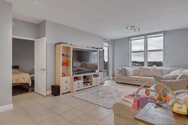 2 of 17 - 511 Se 5th Avenue #912, Fort Lauderdale, FL