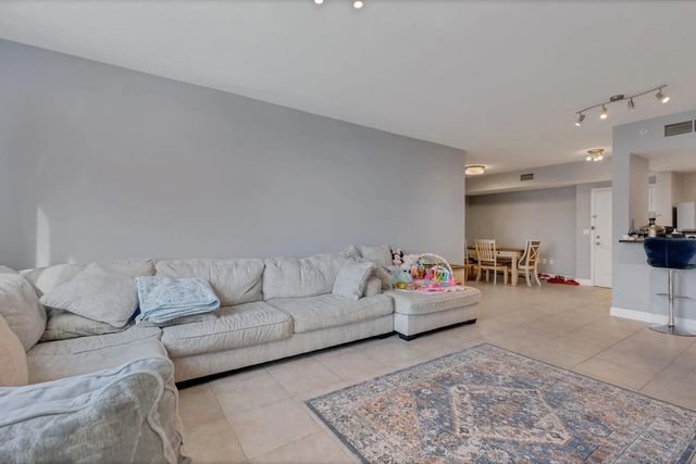 4 of 17 - 511 Se 5th Avenue #912, Fort Lauderdale, FL
