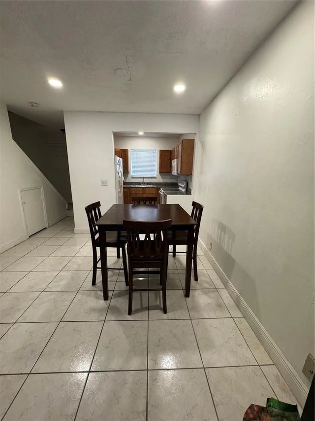 5 of 5 - 2452 Taylor Street #204, Hollywood, FL