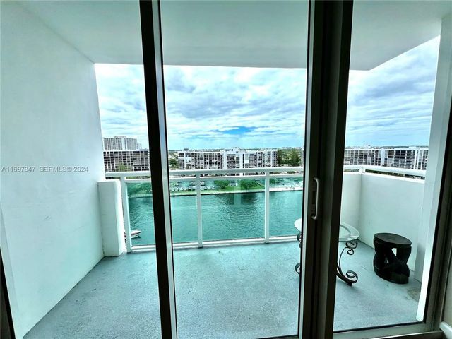 5 of 20 - 3000 S Ocean Drive #1012, Hollywood, FL