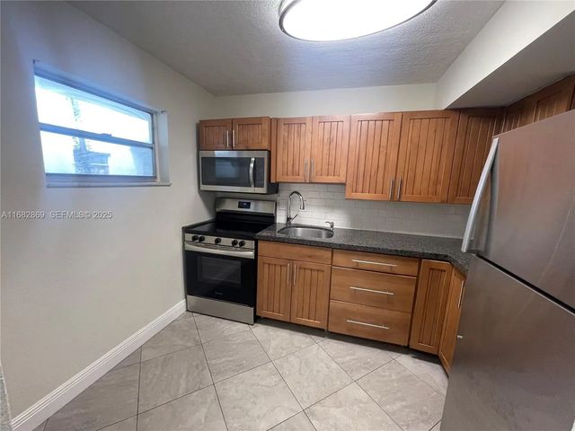 5 of 24 - 4255 N University Drive #201, Sunrise, FL