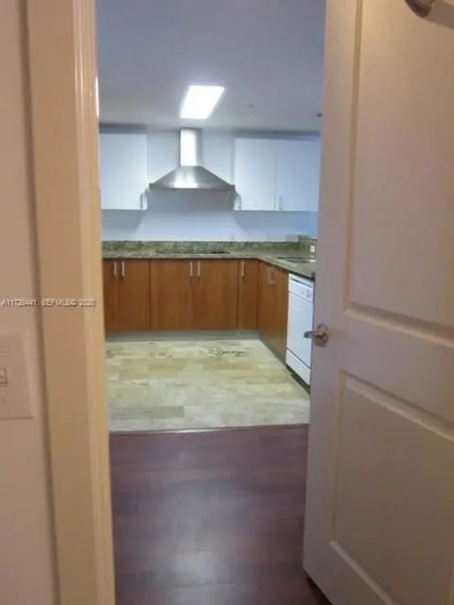 5 of 32 - 170 Se 14th Street #2306, Miami, FL