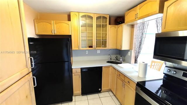 3 of 9 - 2101 Atlantic Shores Boulevard #415, Hallandale Beach, FL