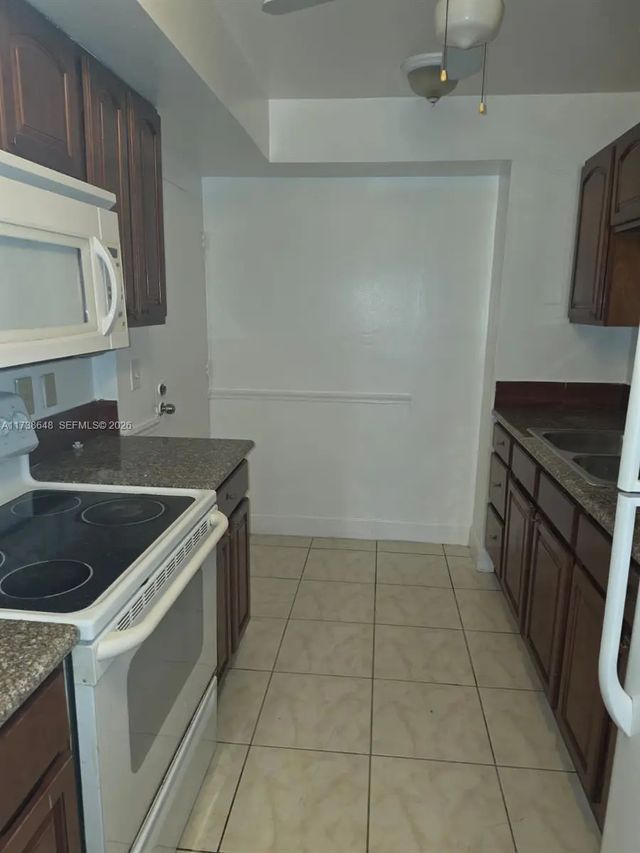 3301 Spanish Moss Terrace #415, Lauderhill