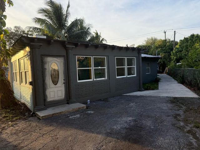2739 Lincoln Street, Hollywood