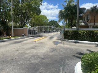 Photo of Listing #F10515817