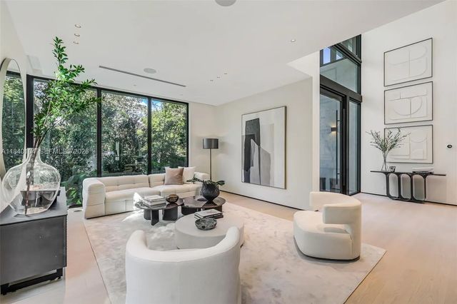 4 of 23 - 3860 Little Avenue, Miami, FL
