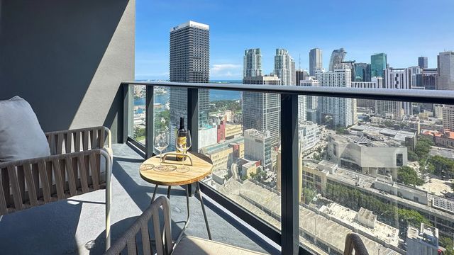 3 of 32 - 601 Ne 1st Avenue Ne #2906, Miami, FL