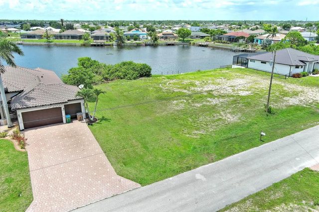 401 Nw 24th Terrace, Cape Coral