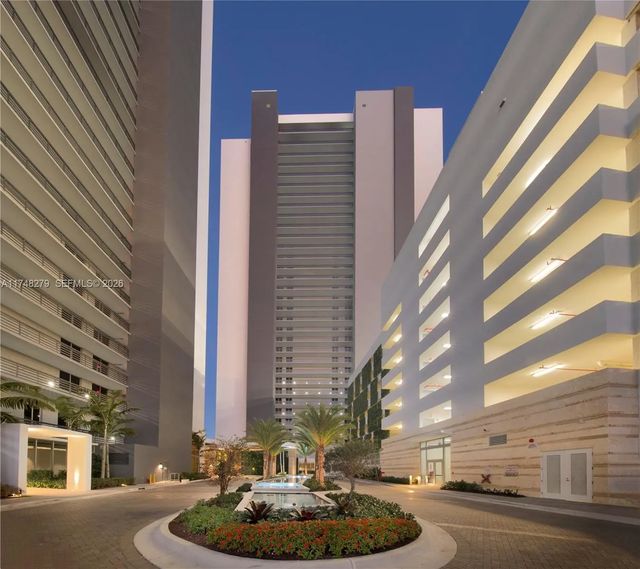 3 of 50 - 16385 Biscayne Boulevard #1221, North Miami Beach, FL