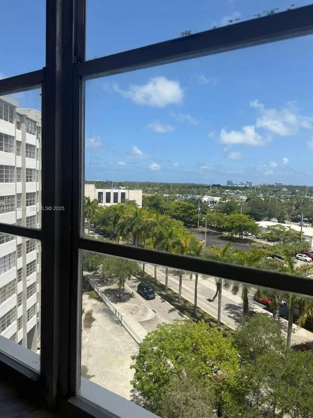 5 of 7 - 2025 Ne 164th Street, North Miami Beach, FL