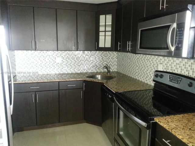 4 of 40 - 2750 Ne 183rd Street #2607, Aventura, FL