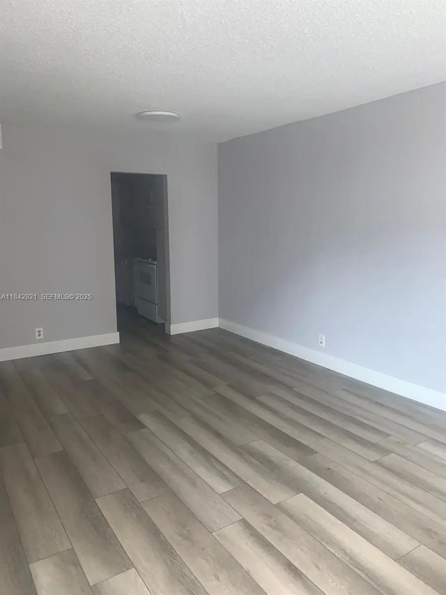 4 of 18 - 2025 Ne 164th Street #606, North Miami Beach, FL