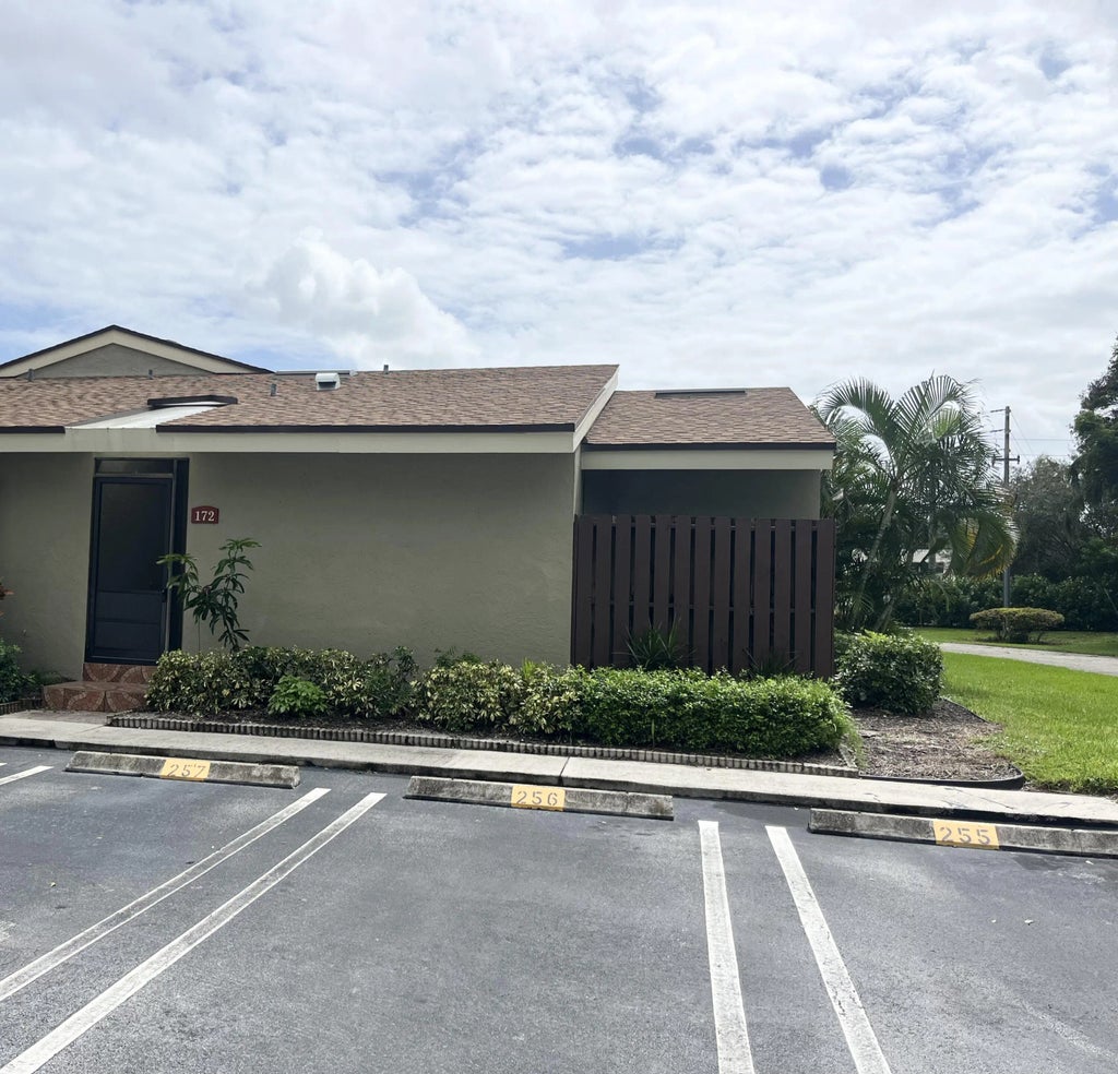 172 Meadows Drive, Boynton Beach