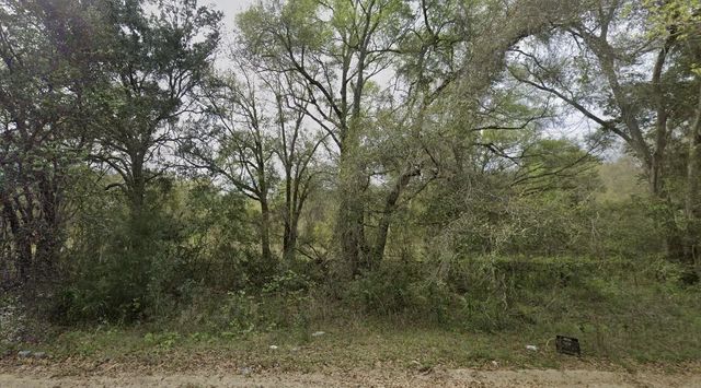 305 Milton Avenue, Interlachen