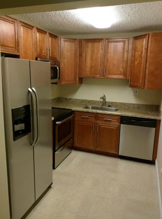 Photo of Listing #R11109271