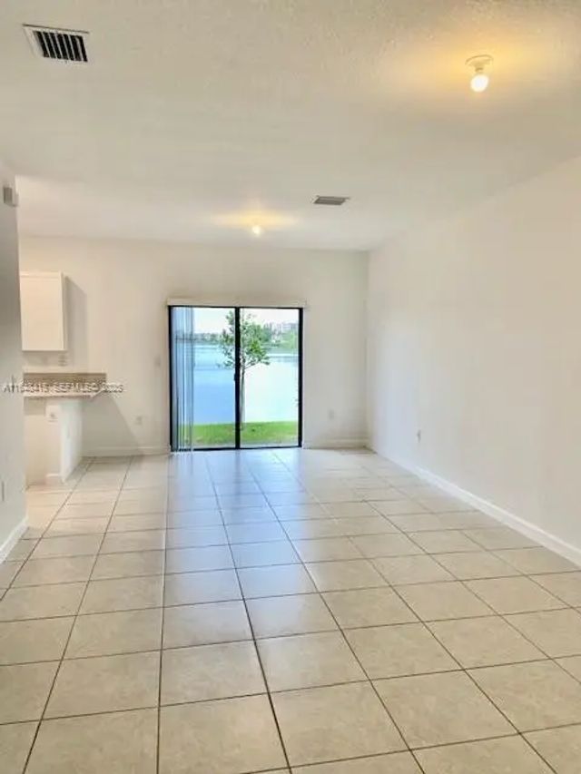 3 of 34 - 20626 Ne 5th Place #20626, Miami, FL