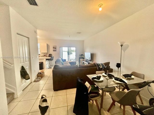 4 of 34 - 20626 Ne 5th Place #20626, Miami, FL