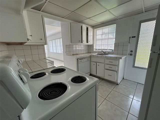 5 of 22 - 11855 Ne 19th Drive #8, North Miami, FL