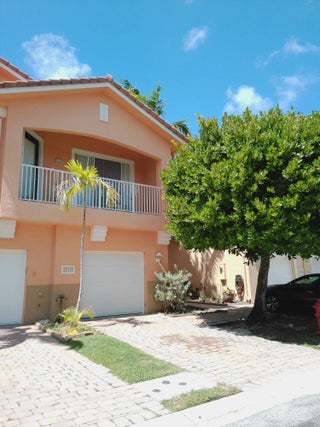 Photo of Listing #R11109363