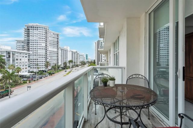 4 of 38 - 5601 Collins Avenue #615, Miami Beach, FL