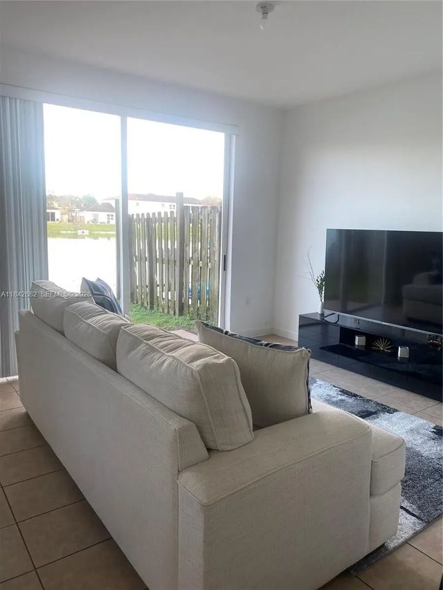 5 of 37 - 991 Ne 42nd Avenue #0, Homestead, FL